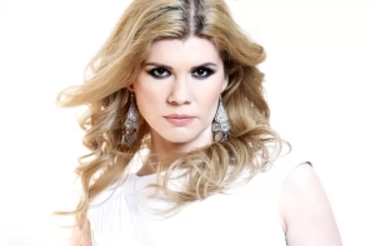 Diana Matei lupta in semifinala Eurovision cu piesa MA MA HE

