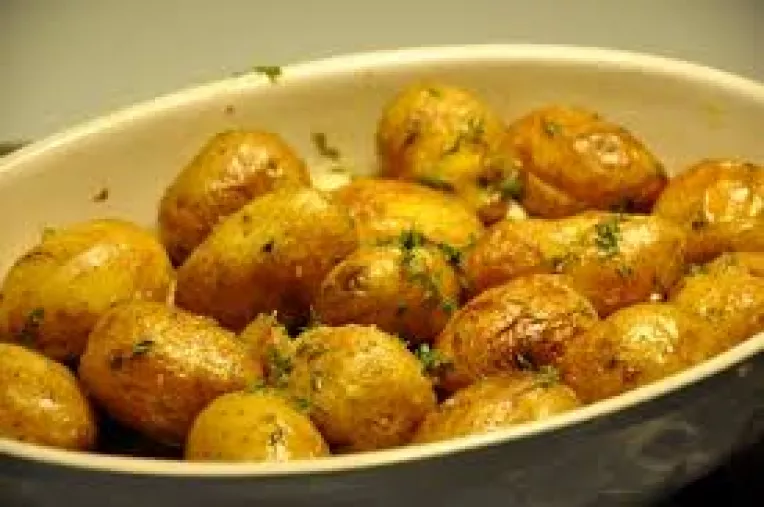 Dieta cu lactate slabe si cartofi te slabeste trei kilograme in trei zile!