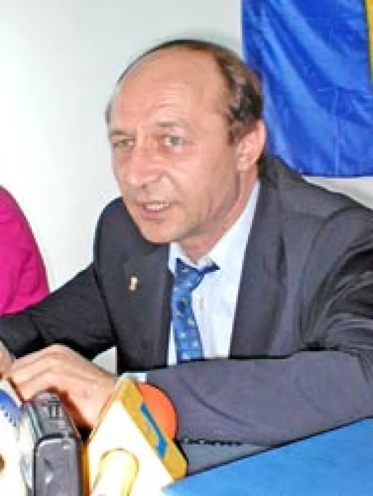 Directorul TVR infrunta, in continuare, puterea lui Basescu