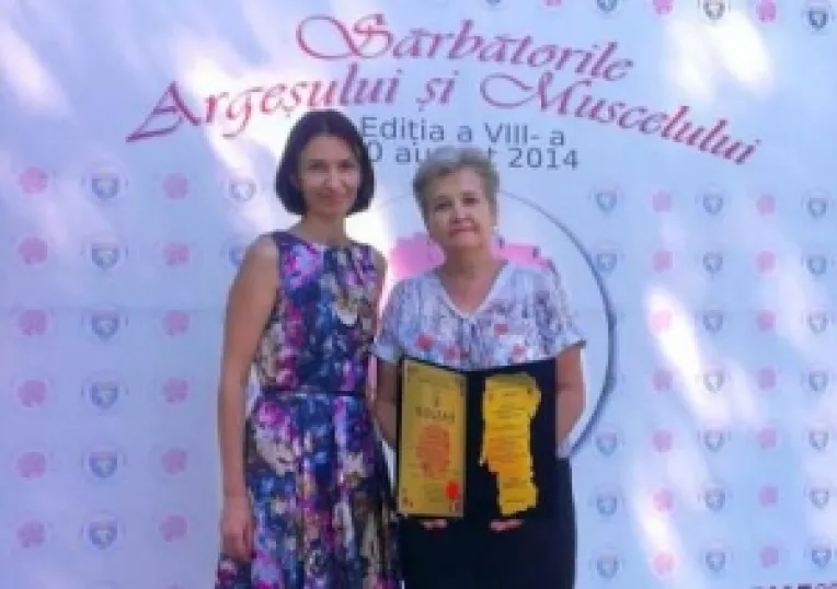 Doamna Bibiana Stanciulov, director general al Sonimpex Topoloveni, producatorul Magiunului de prune Topoloveni, a fost desemnata "Cetatean de onoare al judetului Arges" 