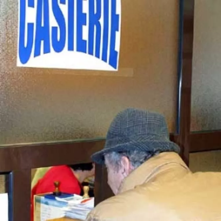 Doar un sfert dintre salariatii romani se asteapta la prime de Paste