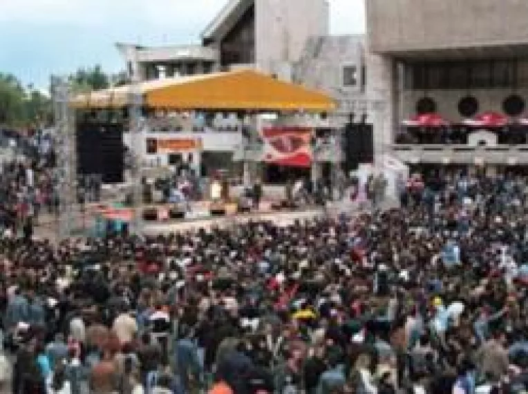 Donatie de peste 100 de milioane de lei in urna Primariei din centrul orasului