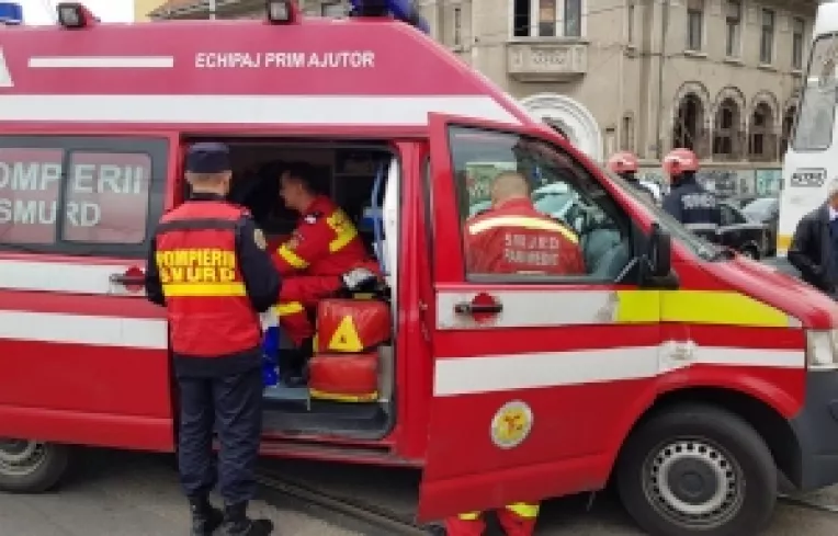 Doua tramvaie s-au ciocnit la intersectia Calea 13 Septembrie cu Progresului, din Bucuresti