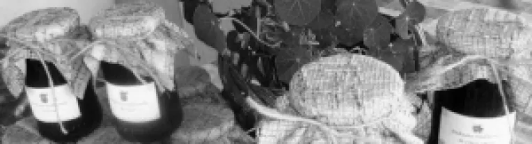 Dulceturi de la Targul Domnesc bio-traditional, la Piata Taraneasca din Amzei