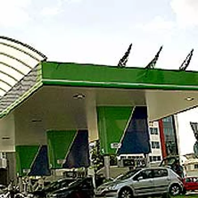 Dupa 1 aprilie, benzina ar putea costa 35.000 de lei!