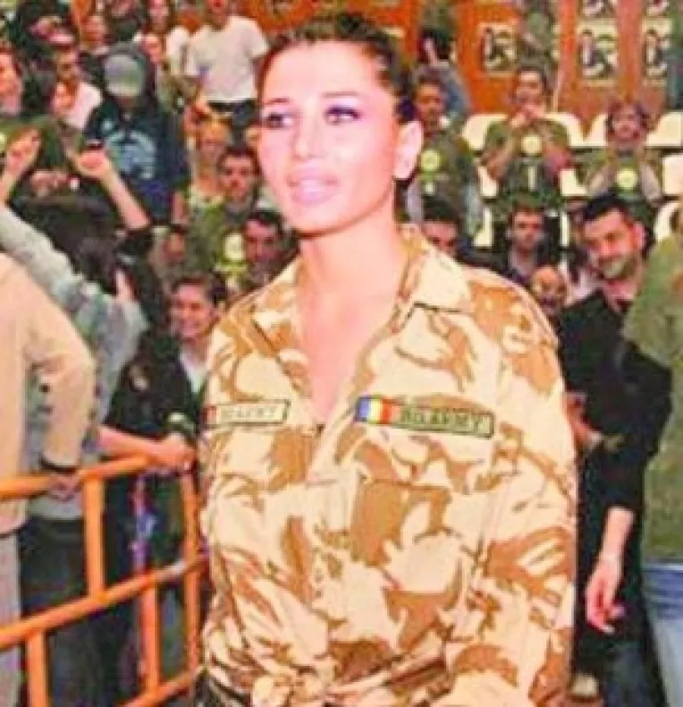 EBA scapa de acuzatia ca a purtat uniforma militara fara drept