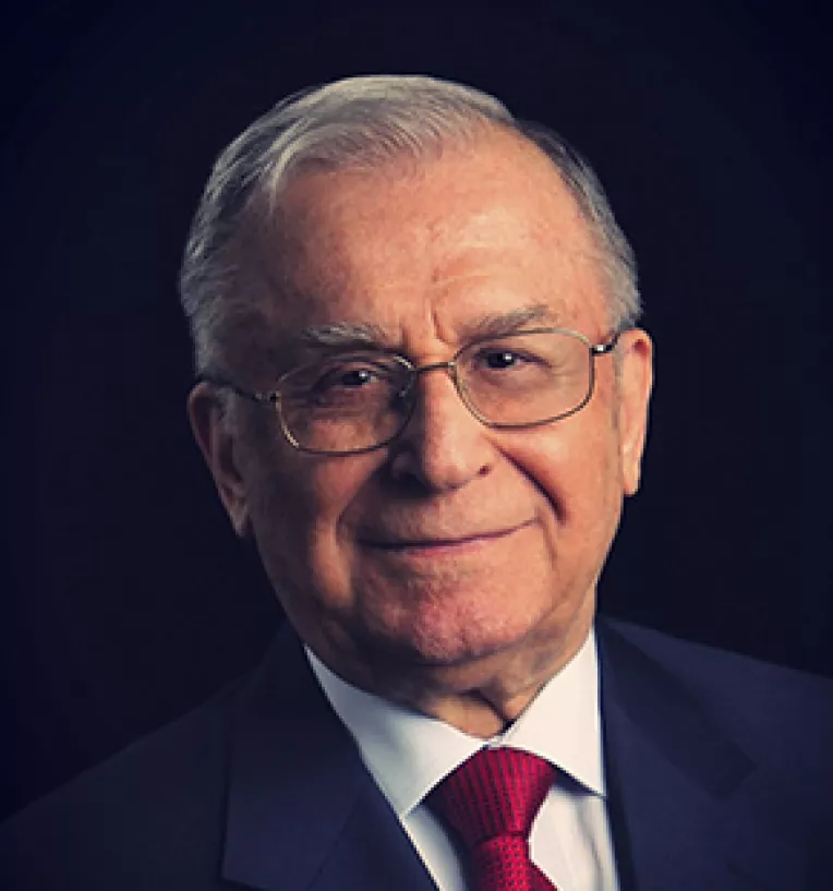 Editorial de Ion Iliescu: Scena politica si actorii ei