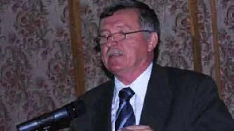 Educatia trebuie sa isi faca publice achizitiile