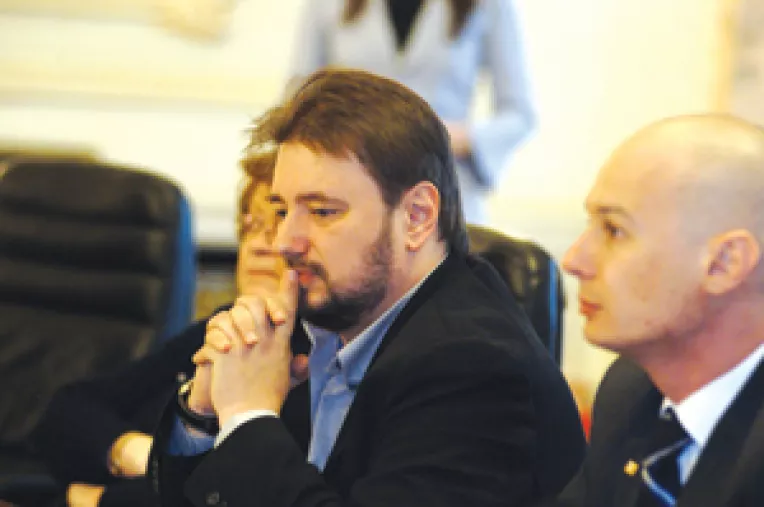 Efectul Basescu - romanii vor sta acasa de Sfantul Andrei,  ocrotitorul Romaniei!
Parvulescu: Nu sunt convins ca partidele vor alegeri in 30 noiembrie