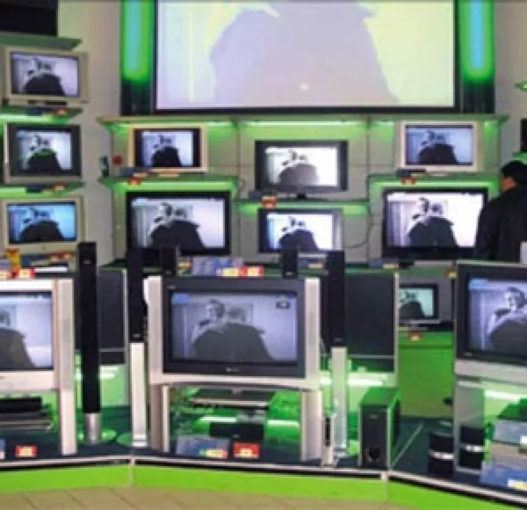 Electronice si electrocasnice, mai ieftine cu 50%