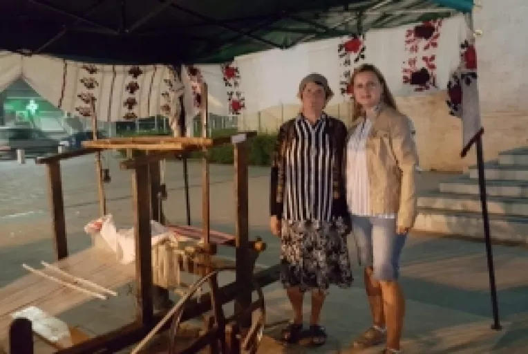 Eleonora Iftemie din Radovanu, judetul Calarasi: "Lucrez la razboi de tesut de la 15 ani!"