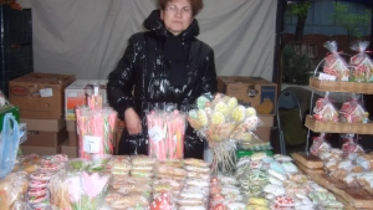 

Elisabeta Onu din Arges: "Turta dulce sub forma de figurine si acadele!"