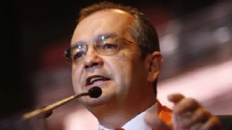 Emil Boc  spune ca Voiculescu vrea sa-l suspende pe Basescu, pentru a-i lua locul