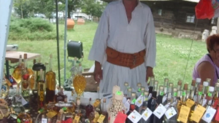 Emil Florescu: "Imi doresc sa se opreasca distrugerea padurilor din satele de deal si munte!"