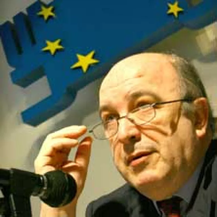 Europa ne cere majorarea impozitelor