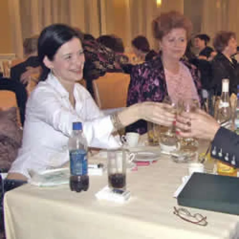 Femeile din PSD au tinut stripperii doar pentru ele