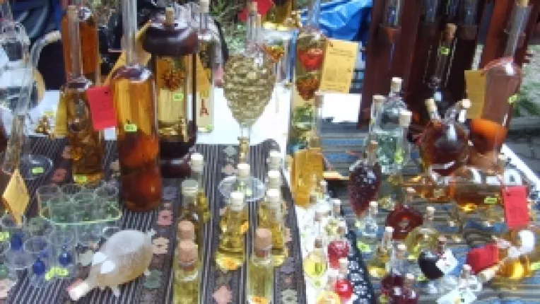 Festin de bunatati romanesti, la Piata Taraneasca din Amzei