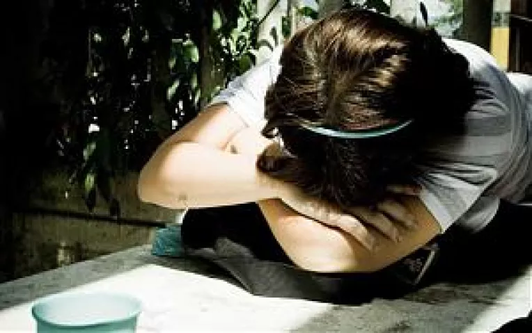 Fiica obligata sa faca sex pe bani.