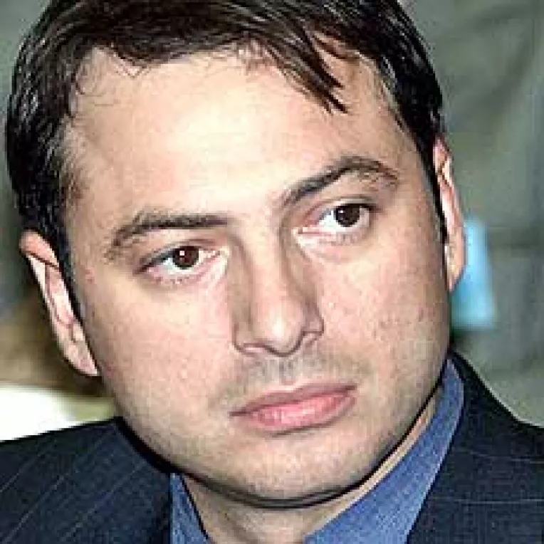 Filialele liberale sustin fuziunea prin absortia PD