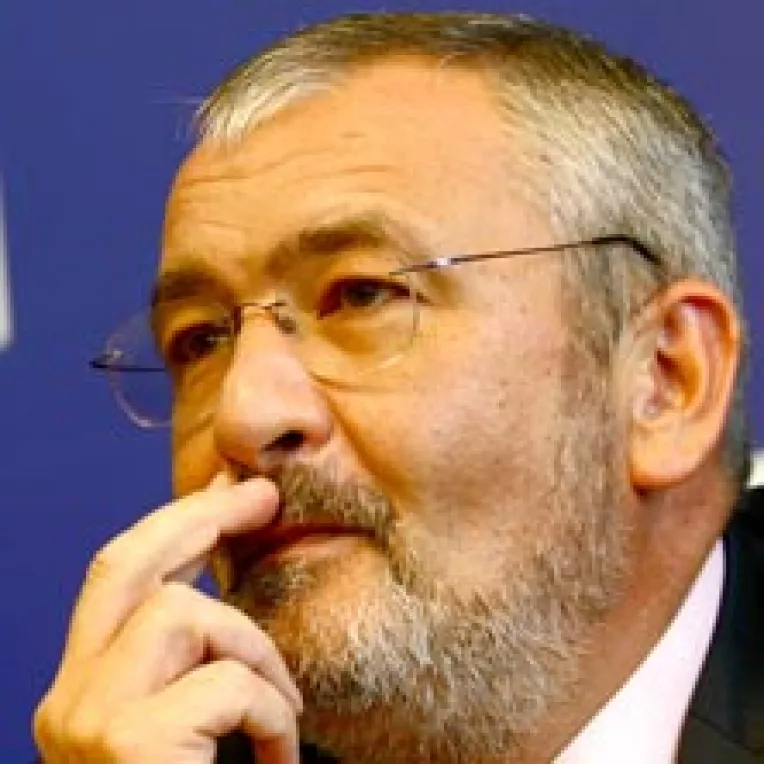 Finantele vor taxe mai mari, dar nu stiu cum si cui sa le aplice