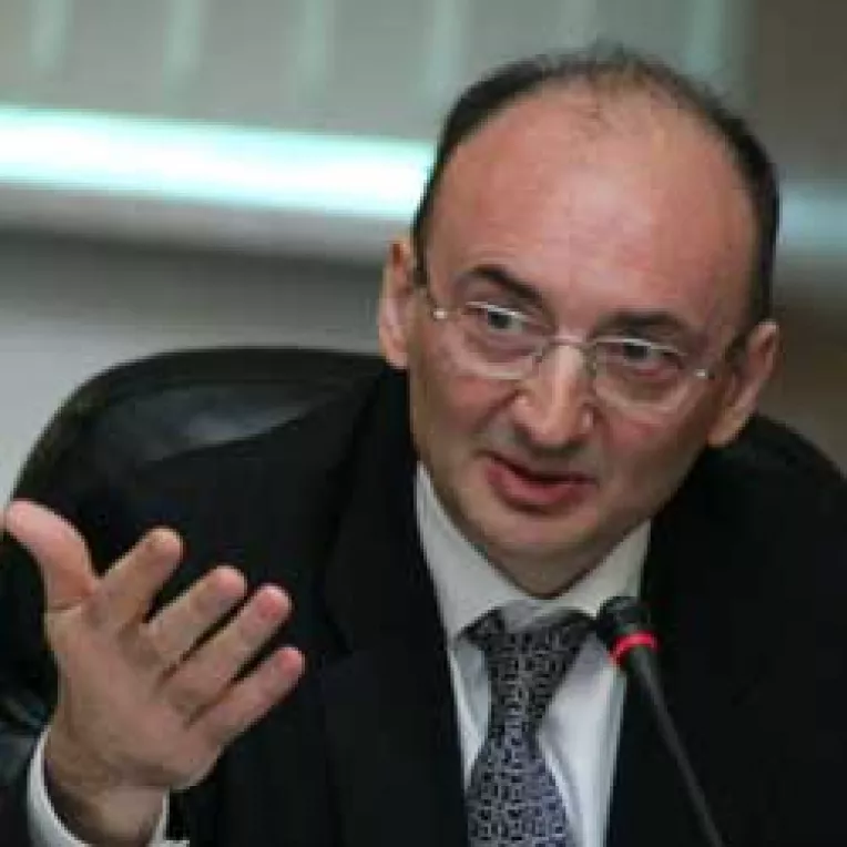 Firmele romanesti sunt discriminate la achizitiile publice