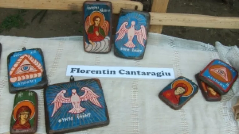 Florentin Cantaragiu: "Pictez icoane pe lemn de la 25 de ani!"