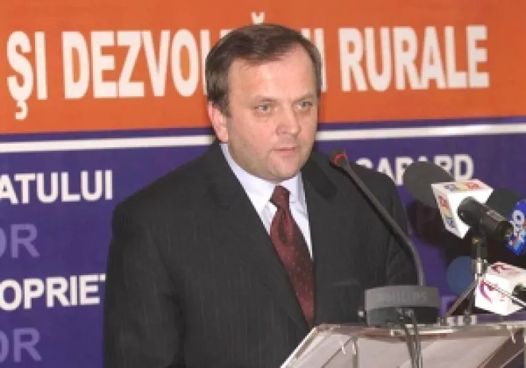 Flutur nu crede in trecerea motiunii de cenzura 
