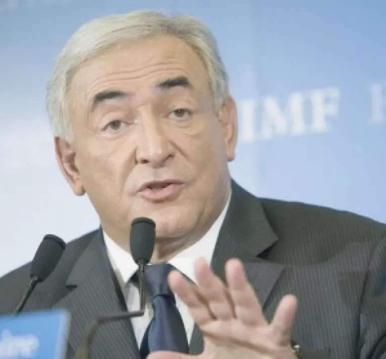 FMI crede ca s-a trecut peste varful crizei financiare mondiale