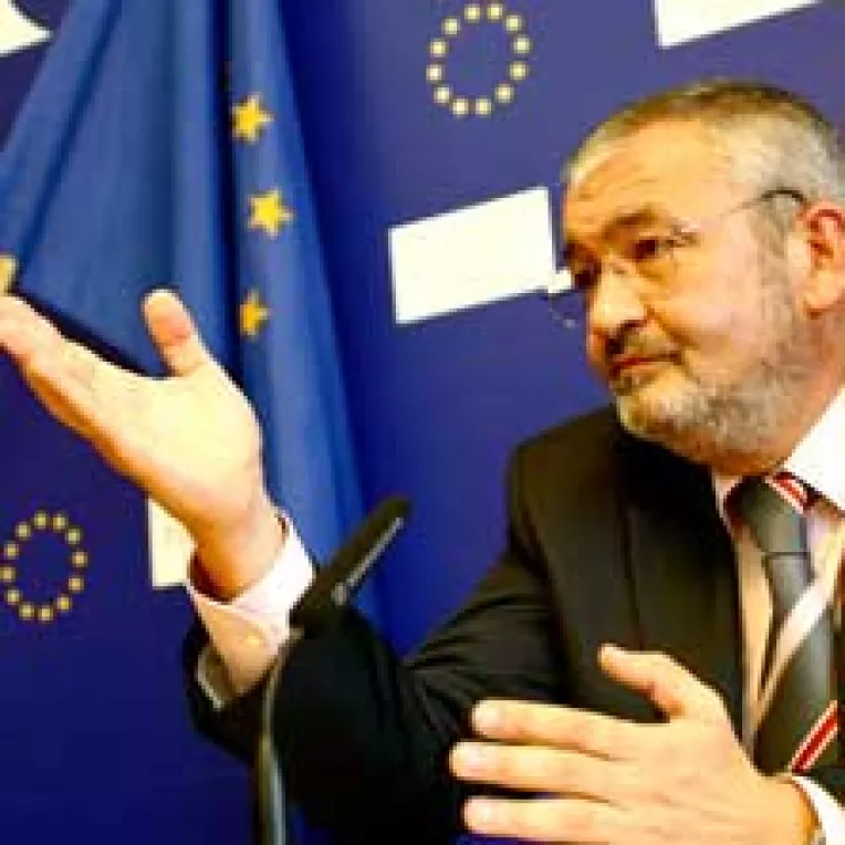 Fonduri suplimentare pentru infrastructura, educatie si sanatate