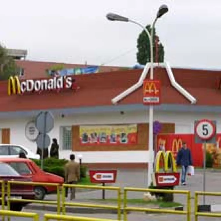 Franciza de 3.000 de euro prinde la romani