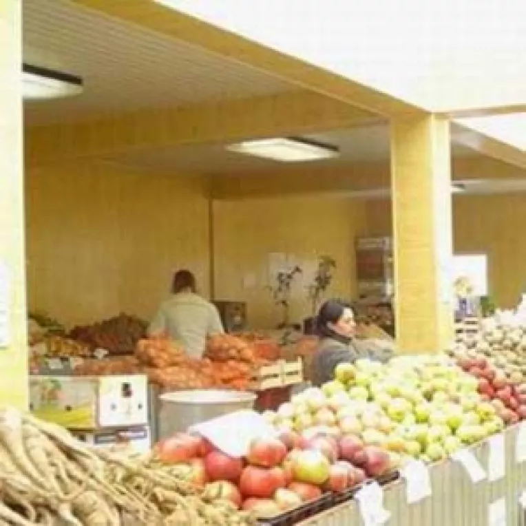 Fructe si legume,  putine si scumpe  
