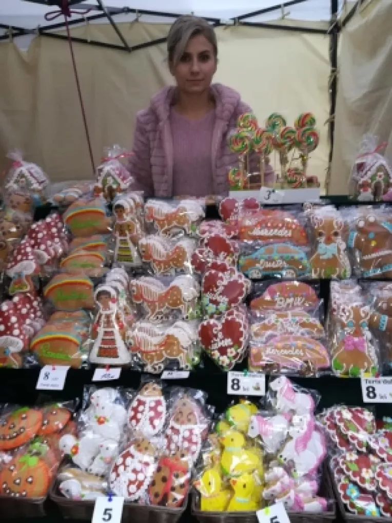 Gabriela Popescu Onu din Bascov, Arges: Turta dulce si figurine de turta dulce specifice sezonului!