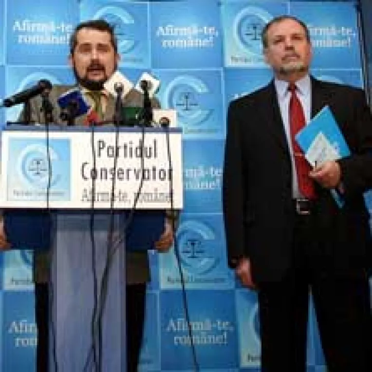 Generalul Chelaru se preda lui Dan Voiculescu