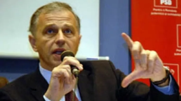 Geoana da din coate in intrecerea spre Palatul Victoria
"Daca Stolojan nu candideaza pe uninomonal, este un fricos"
