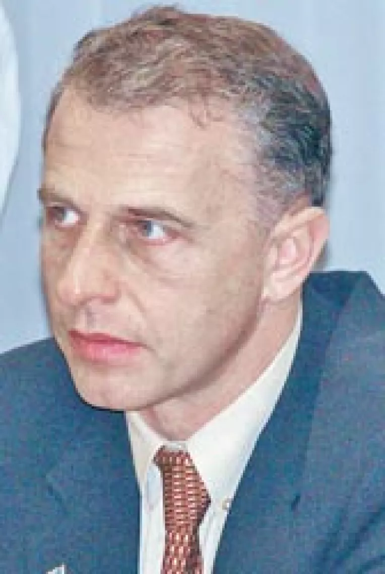 Geoana ii cere presedintelui sa nu blocheze restructurarea