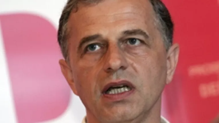 Geoana parasit si de Vanghelie