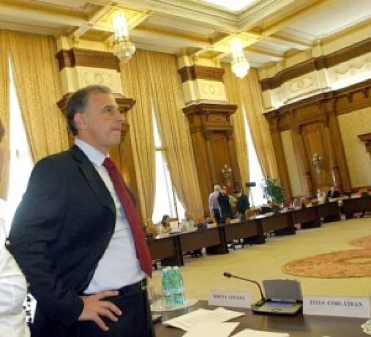 Geoana: Smecherii intreaba cat costa un primar
