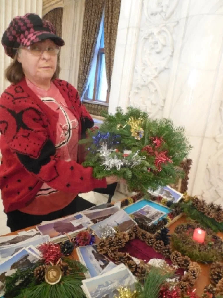 Georgeta Nuta: Soprin Birsan lucreaza obiecte de arta numai cu mana stanga, pentru ca are mana dreapta complet paralizata!