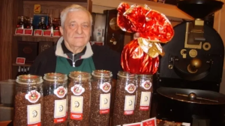 Gheorghe Florescu: "Cafea suta la suta arabica, proaspat prajita, si ciocolata din Austria si Belgia!"