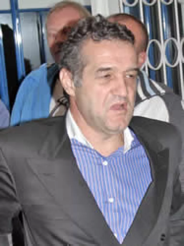 Gigi Becali, tratat cu sictir de taranisti