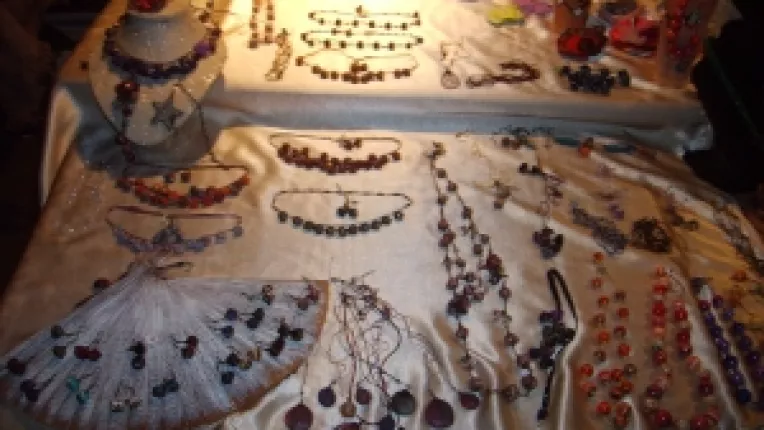 


Gina Cimpoca: "Sunt pasionata de bijuterii din textile!"