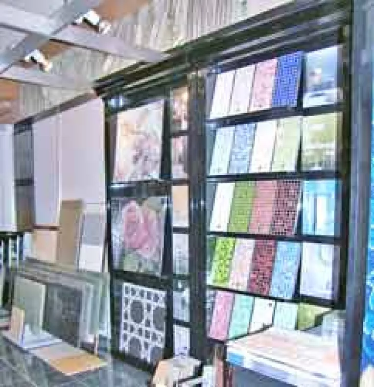 Gresie portelanata cu cristale Swarovski la Tomis Ambient Construct