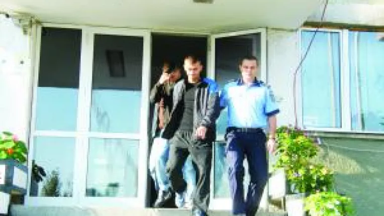 Grup infractional destructurat  de politistii gorjeni