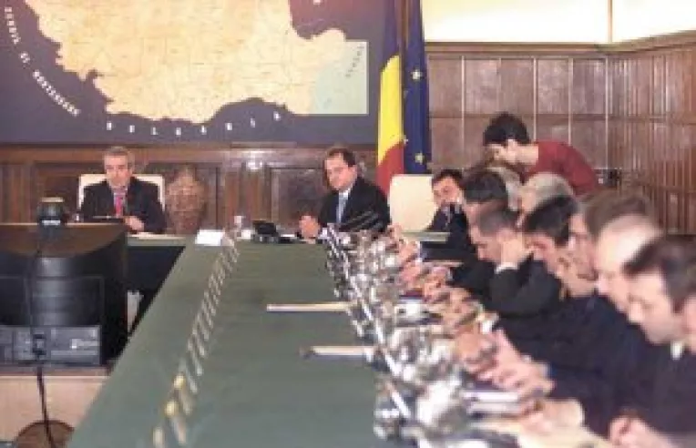 Guvernul isi va anunta demisia pina pe 18 iulie