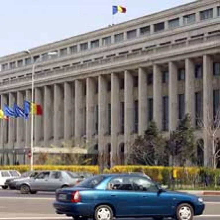 Guvernul modifica procedurile de stabilire a pretului de oferta la privatizari