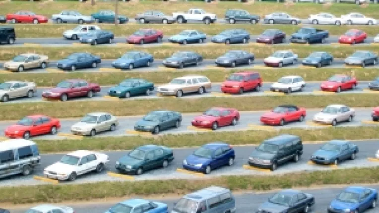 Guvernul negociaza modificarea taxei de prima imatriculare