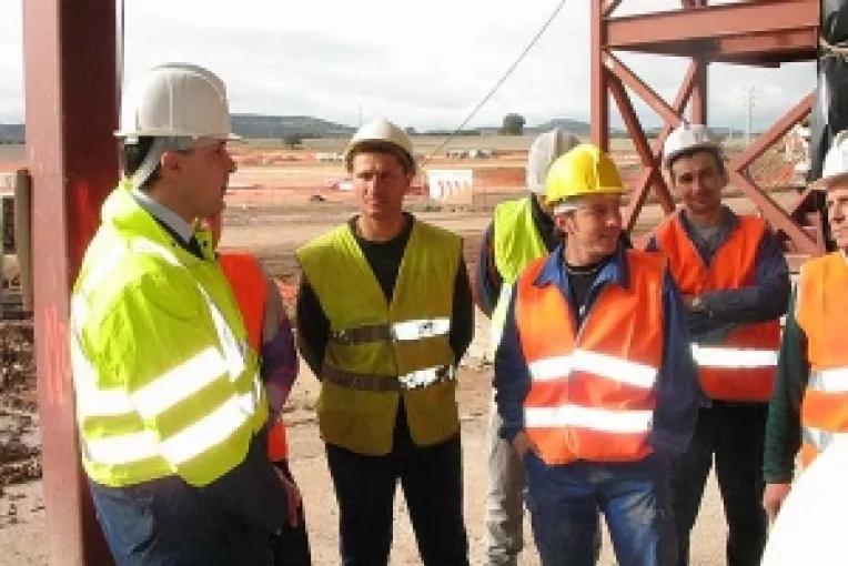 Guvernul va modifica Codul Muncii