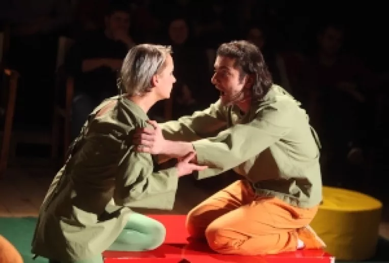 "Hai sa facem sex" se joaca la La Scena