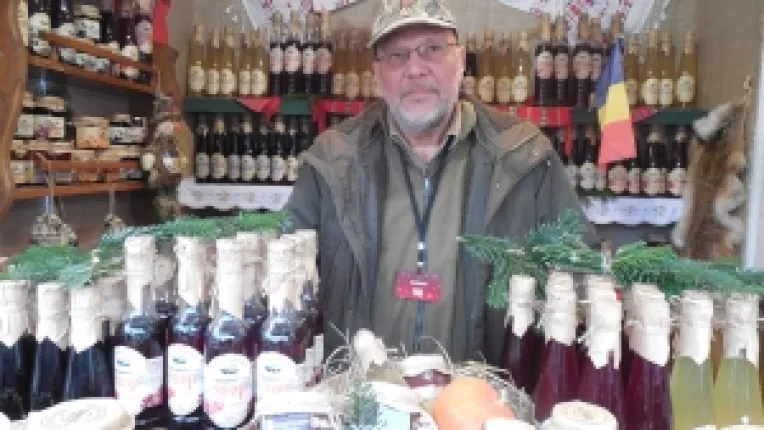 Horia Fenechiu din Dealurile Martanusului: "Dulceata de cirese amare salbatice este cea mai cautata la targul de la Universitate!"