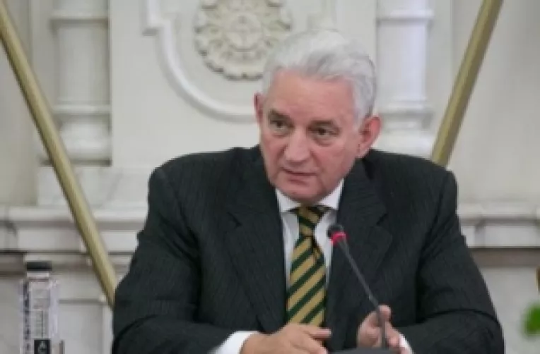 Ilie Sarbu, liderul senatorilor PSD: "Basescu contra Basescu"